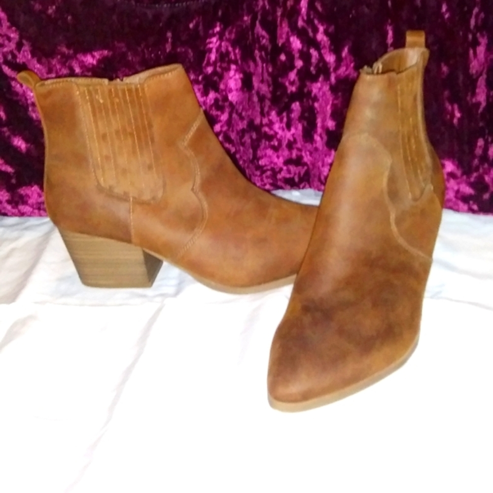 Time and Tru Women's Western Boot
